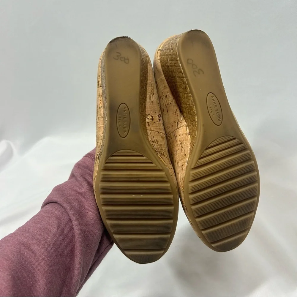 Anne Klein | Shantell iFlex Cork Wedges Gold Chain Heels Tan Women’s Size 7.5